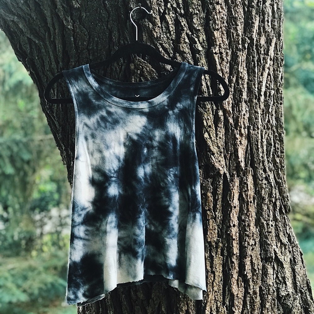 Tie dye sleeveless soft tee